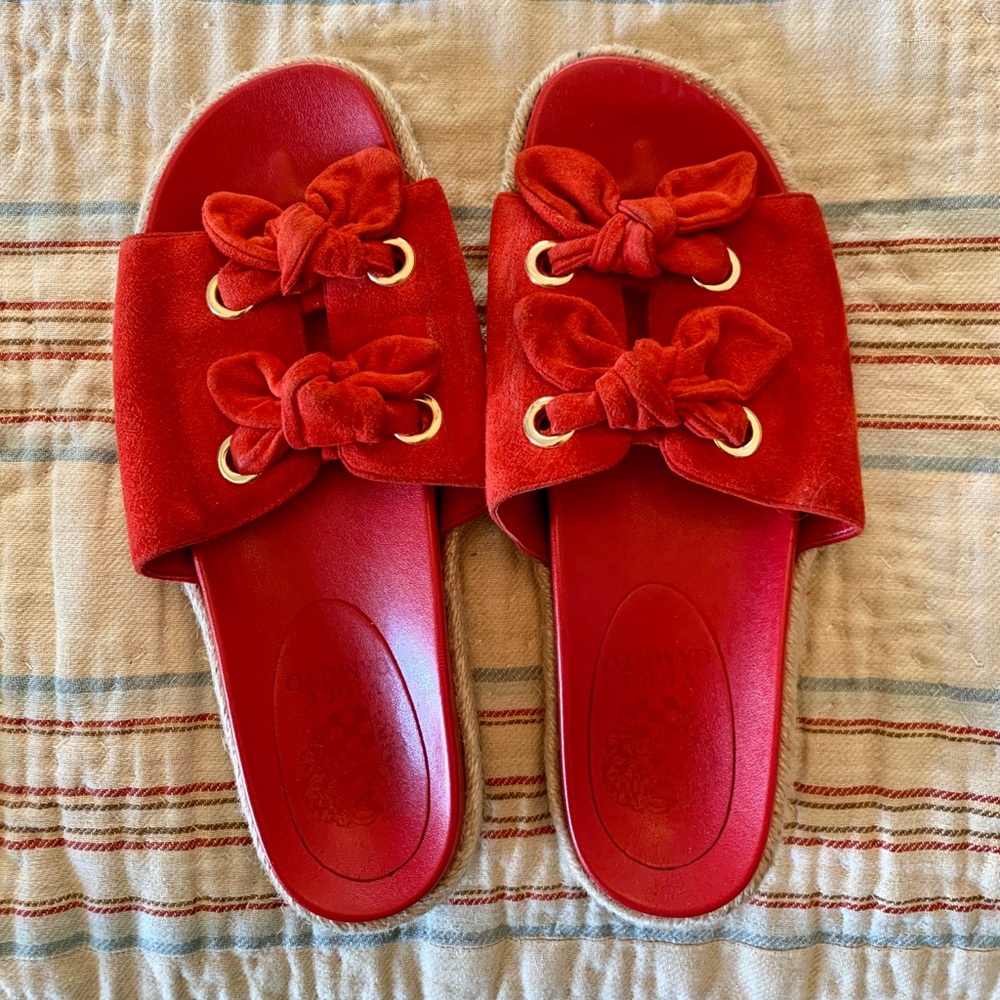 Vinca Camuto slides
